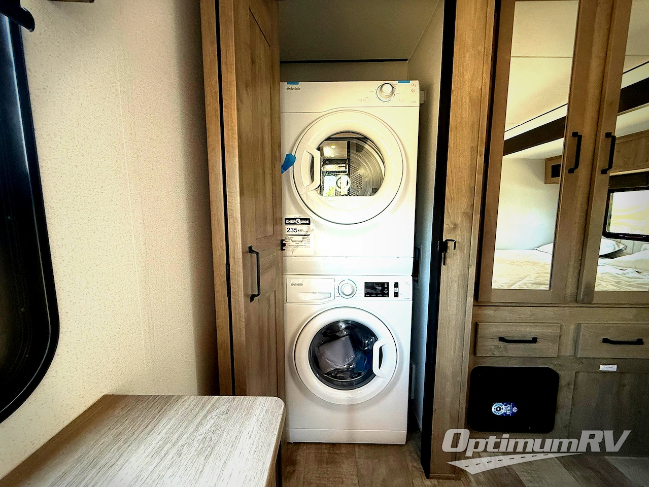 2025 Palomino Puma Destination 402LFT Photo 18
