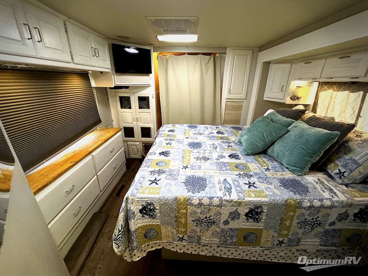 2003 Holiday Rambler Endeavor 36PST Photo 16