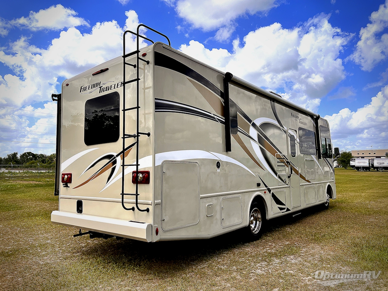 2019 Thor Freedom Traveler A30 Photo 2