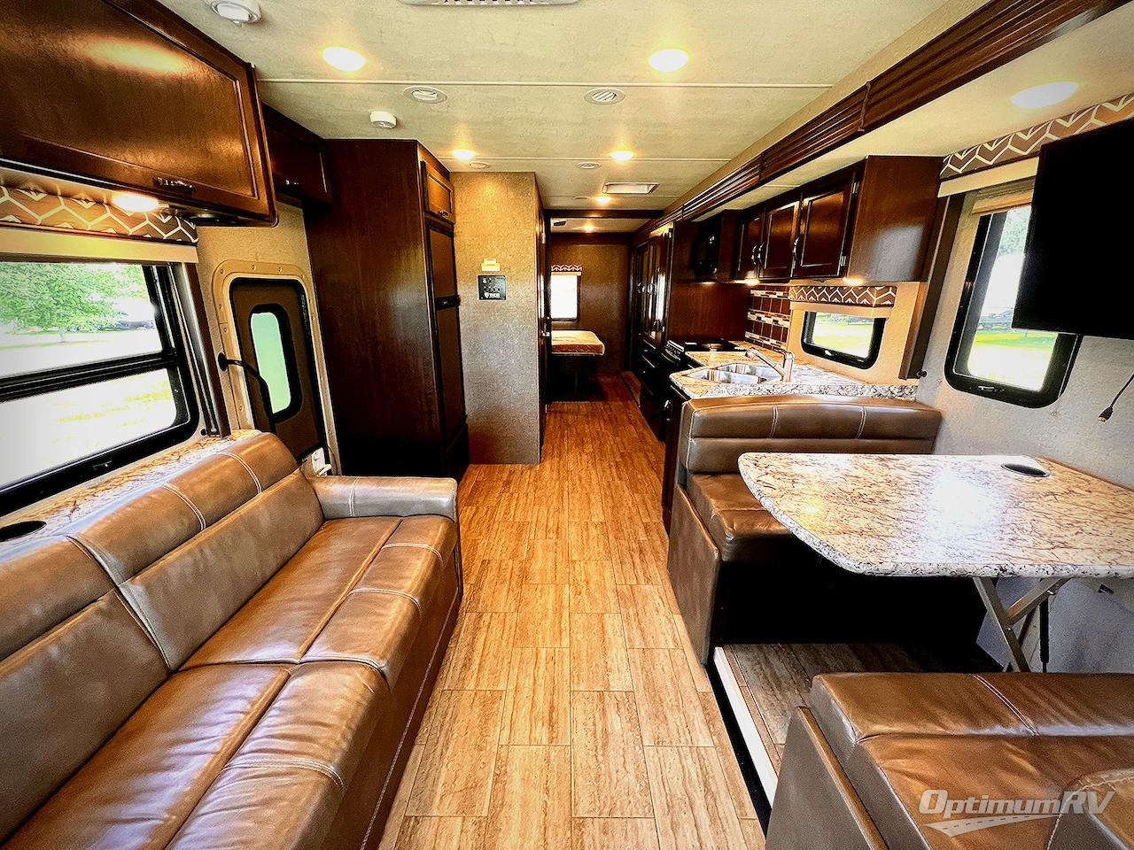 2019 Thor Freedom Traveler A30 Photo 4