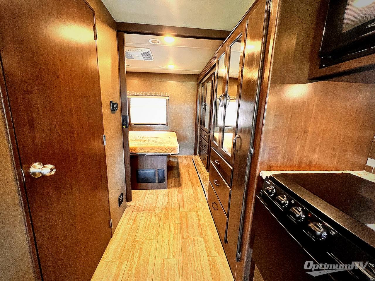 2019 Thor Freedom Traveler A30 Photo 15