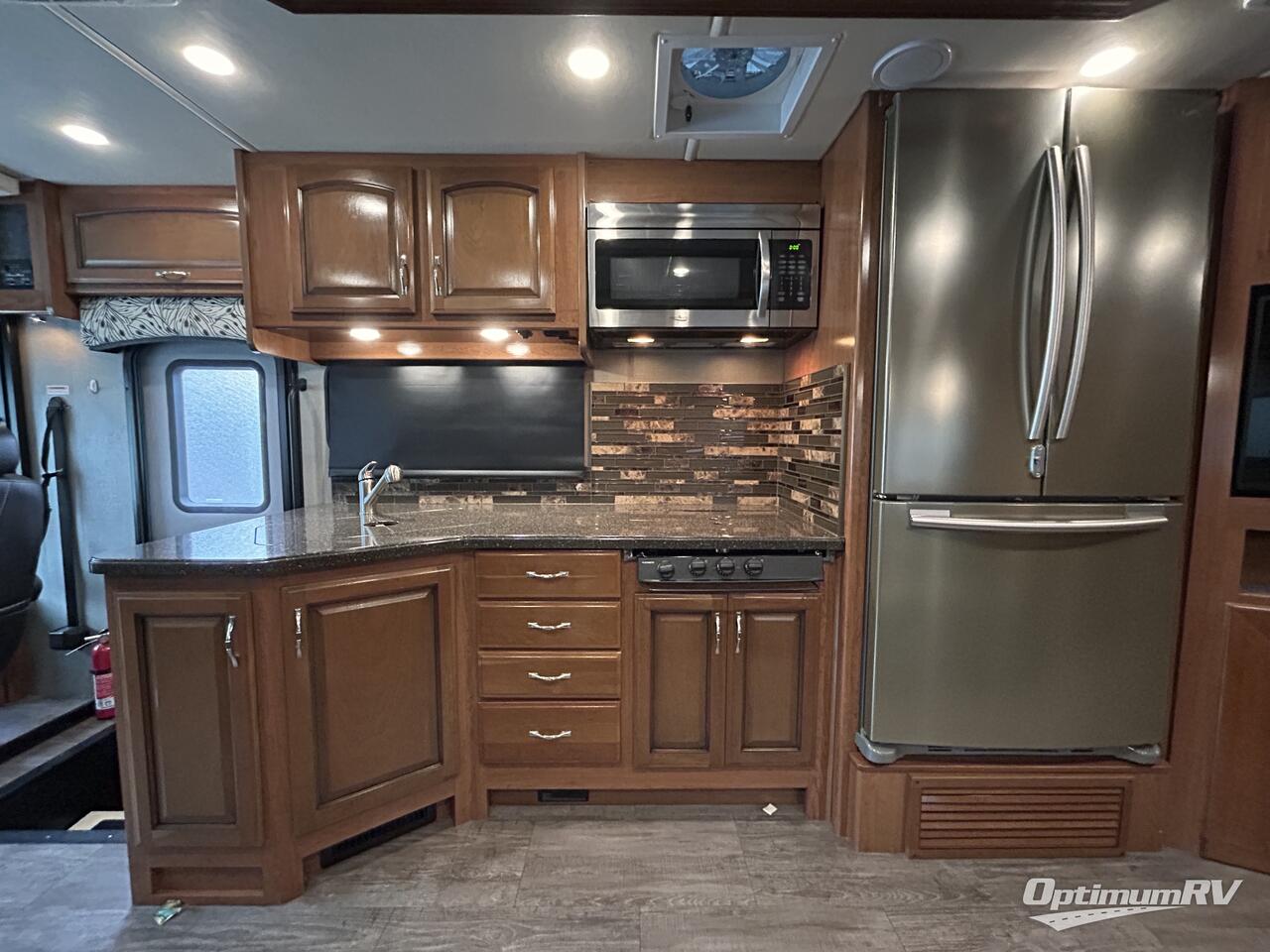 2018 Holiday Rambler Vacationer 36F Photo 9