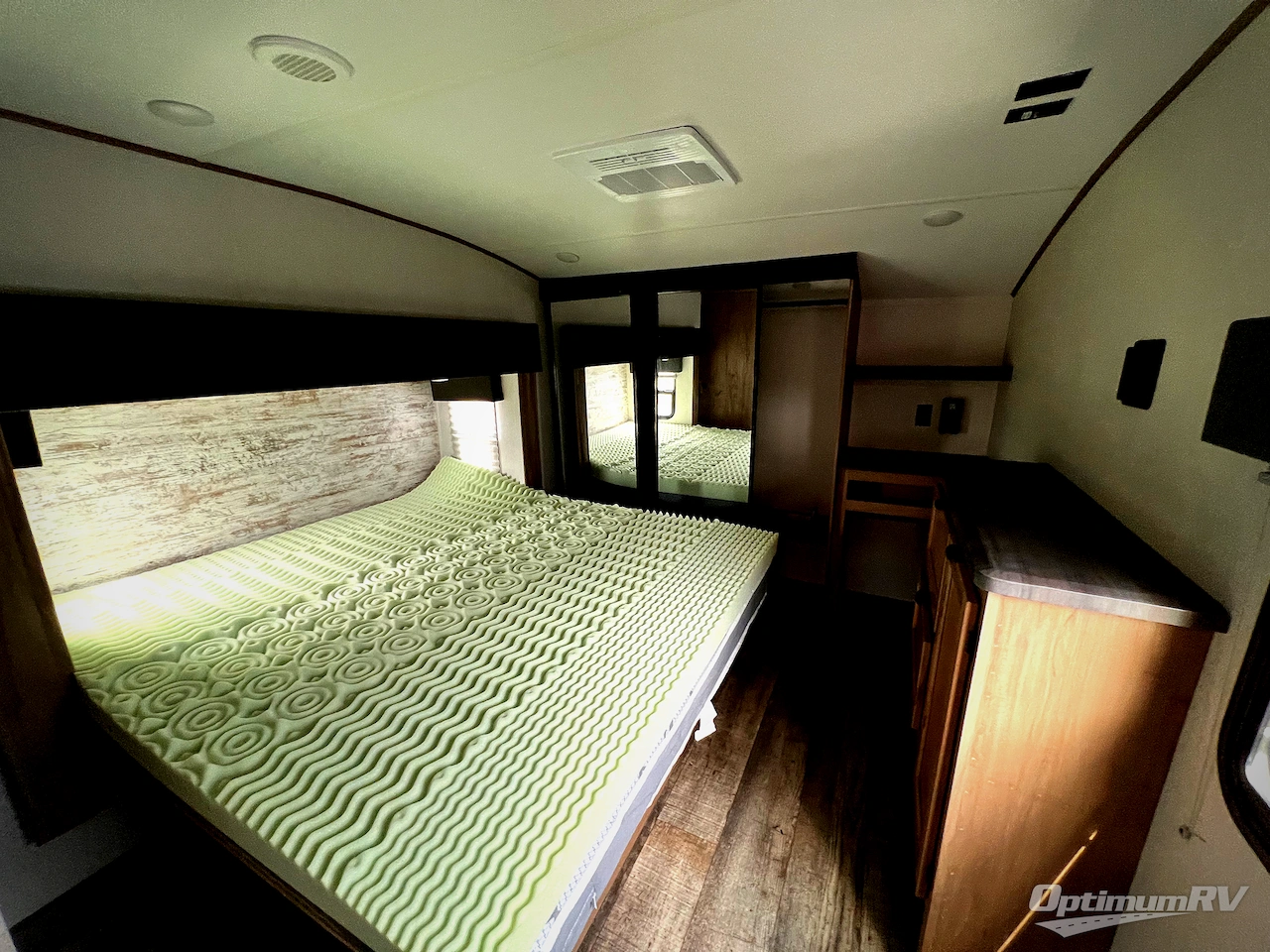 2023 Forest River Cherokee Arctic Wolf Suite 3550 Photo 14