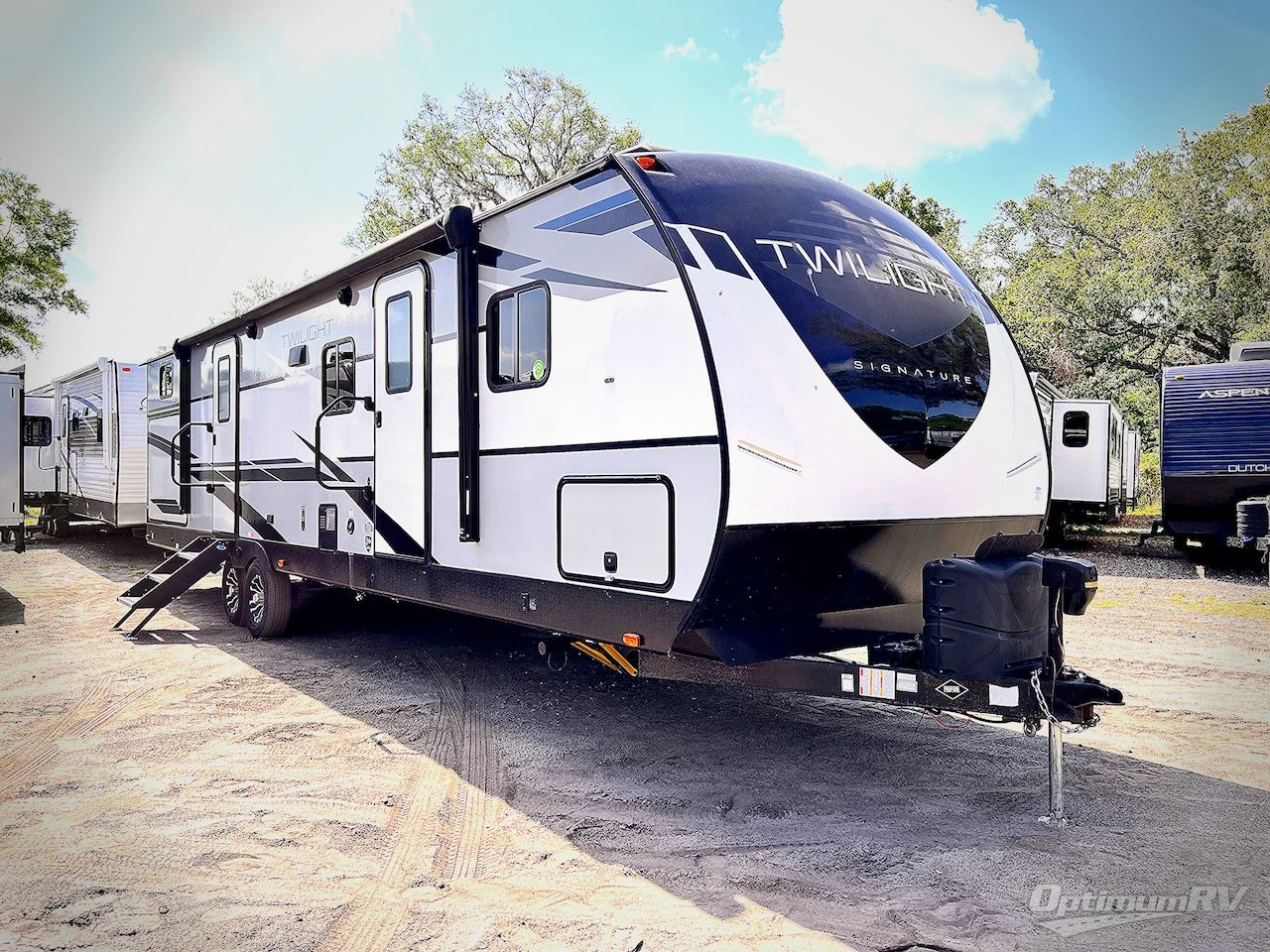 2021 Cruiser Twilight Signature TWS 3300 Photo 1