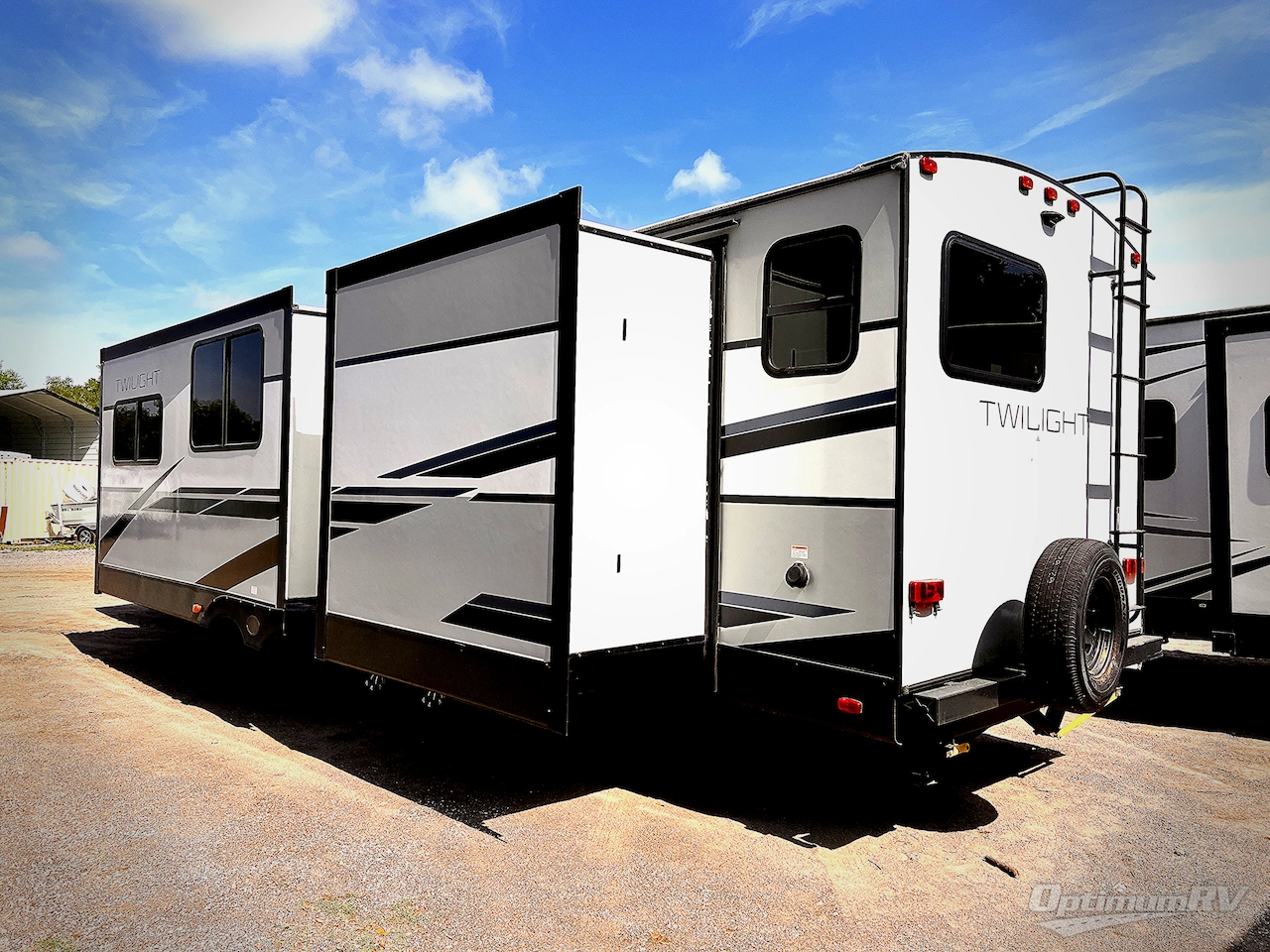 2021 Cruiser Twilight Signature TWS 3300 Photo 3