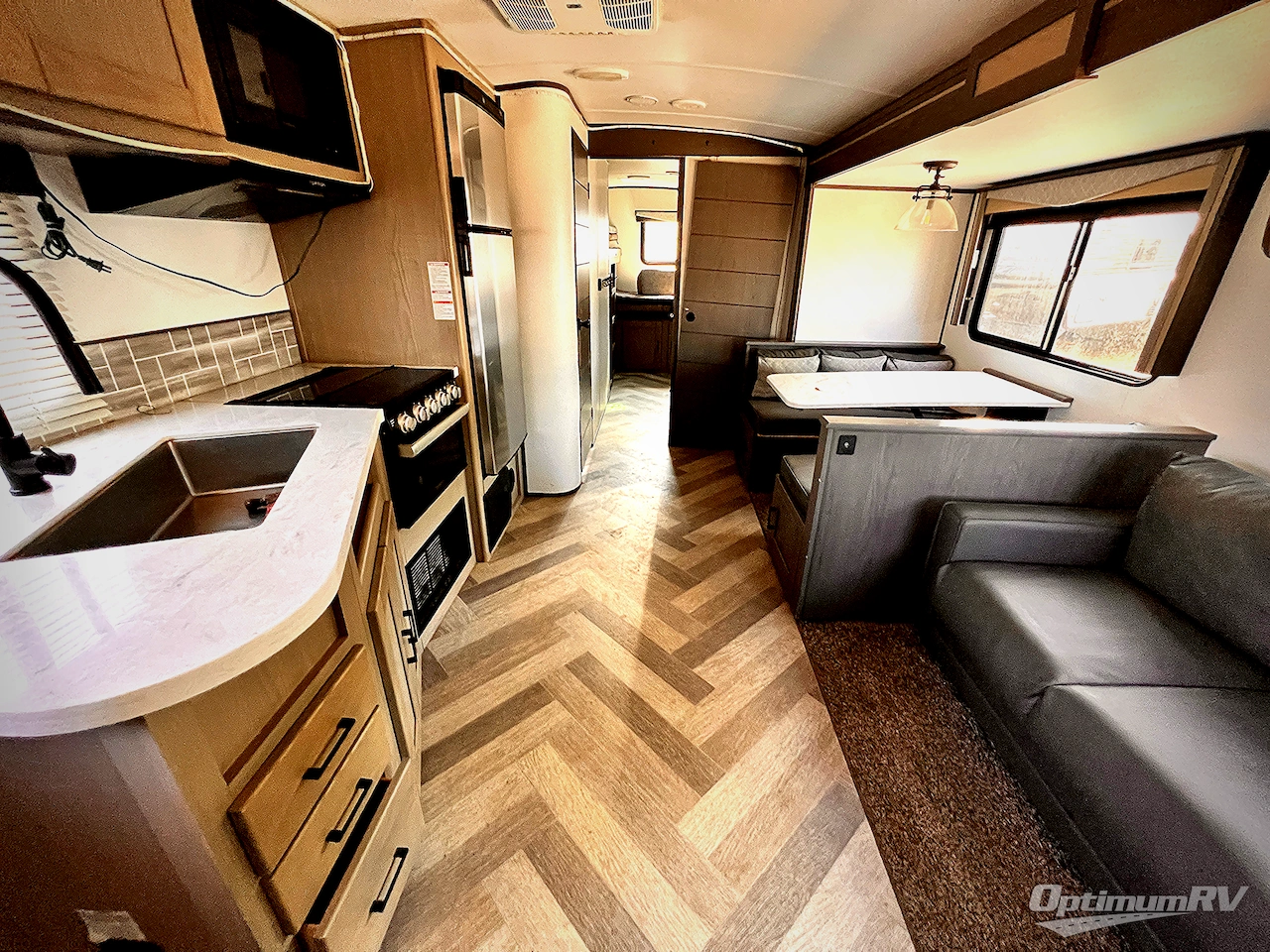 2021 Cruiser Twilight Signature TWS 3300 Photo 4