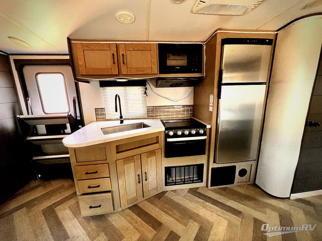 2021 Cruiser Twilight Signature TWS 3300 Photo 9