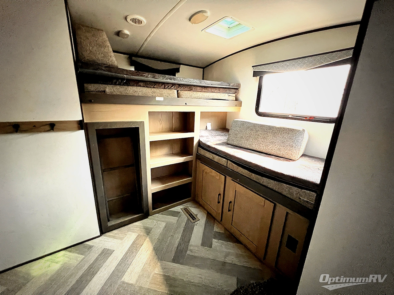 2021 Cruiser Twilight Signature TWS 3300 Photo 16