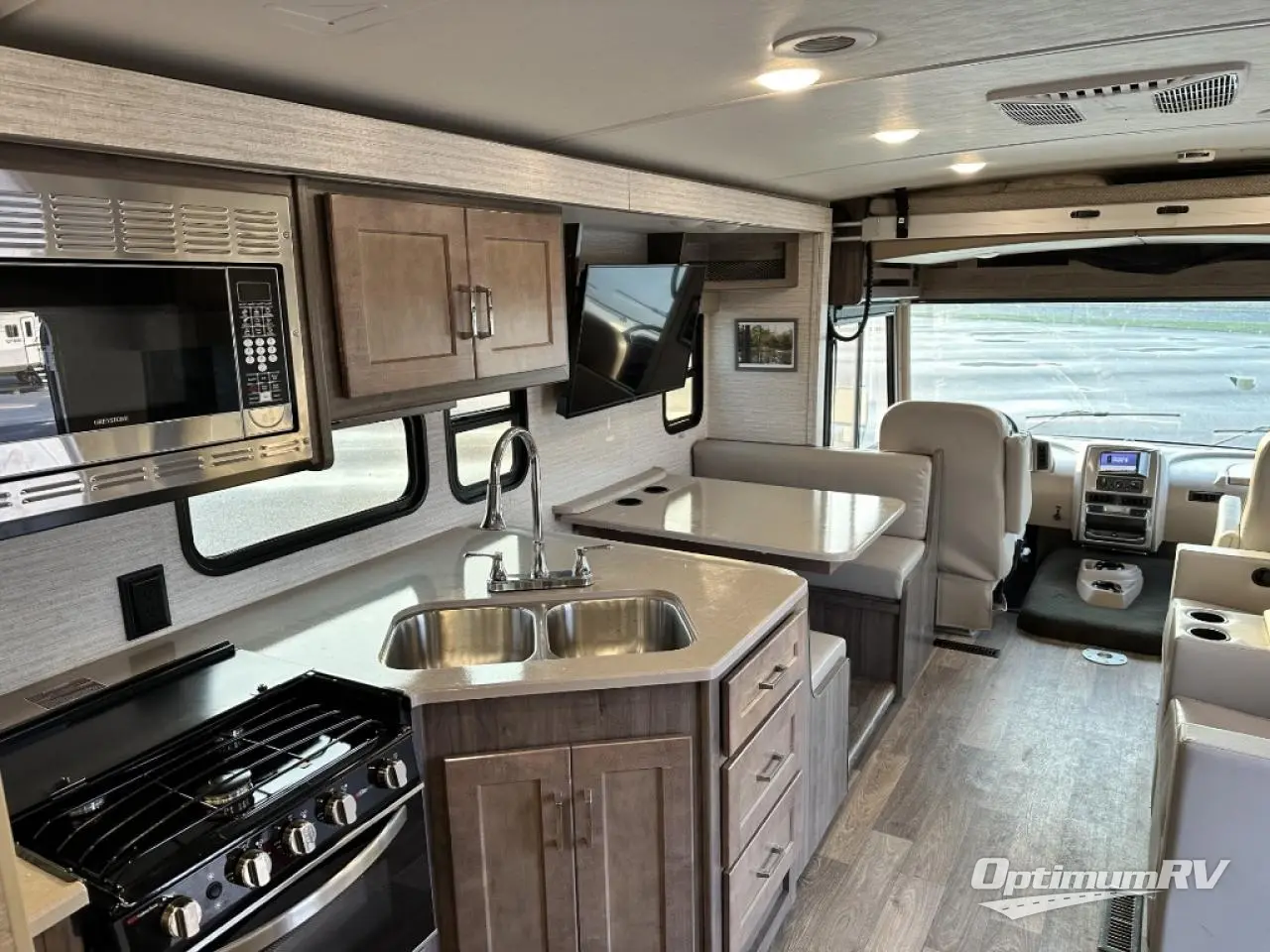 2022 Winnebago Sunstar 27P Photo 7