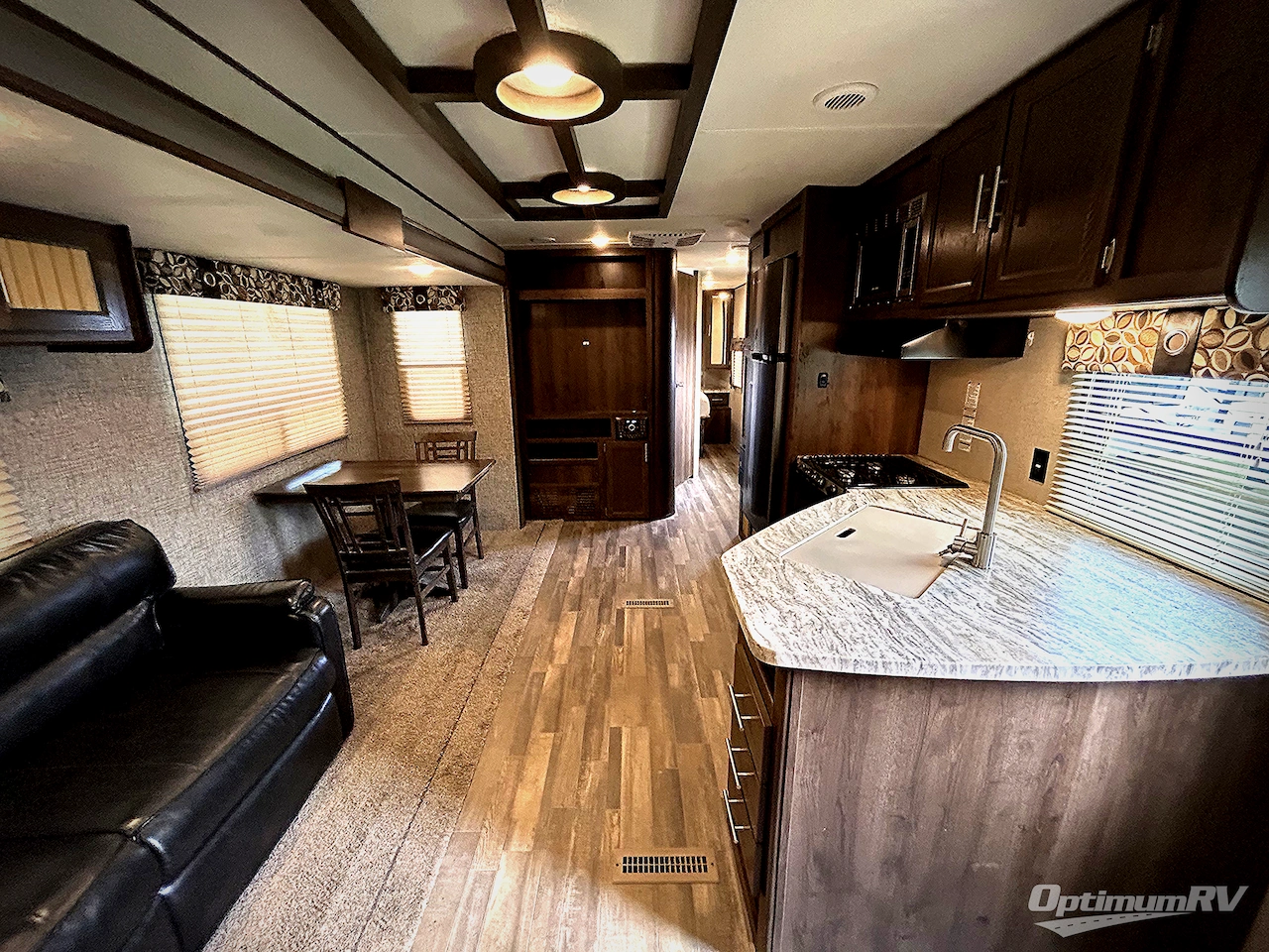 2018 Shasta Revere 27RL Photo 3