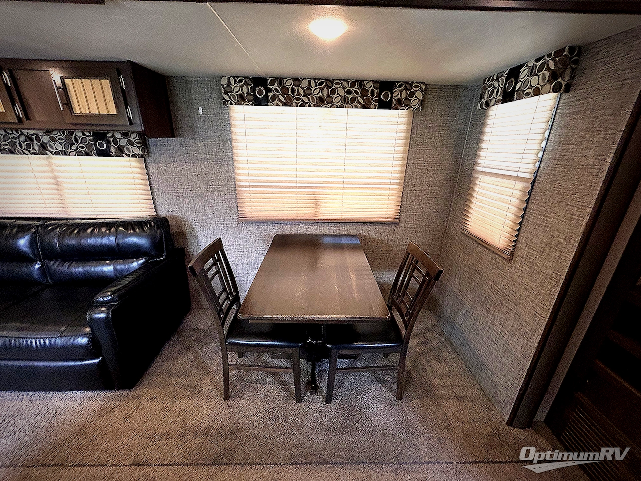 2018 Shasta Revere 27RL Photo 11
