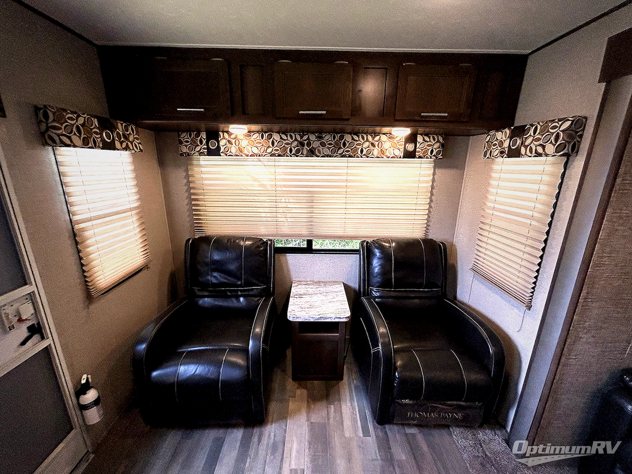 2018 Shasta Revere 27RL Photo 13