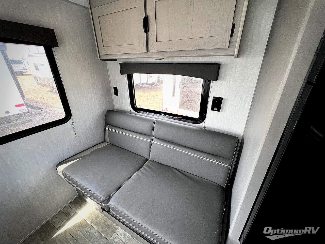 2025 Coachmen Clipper 5K Series 242MK Photo 12