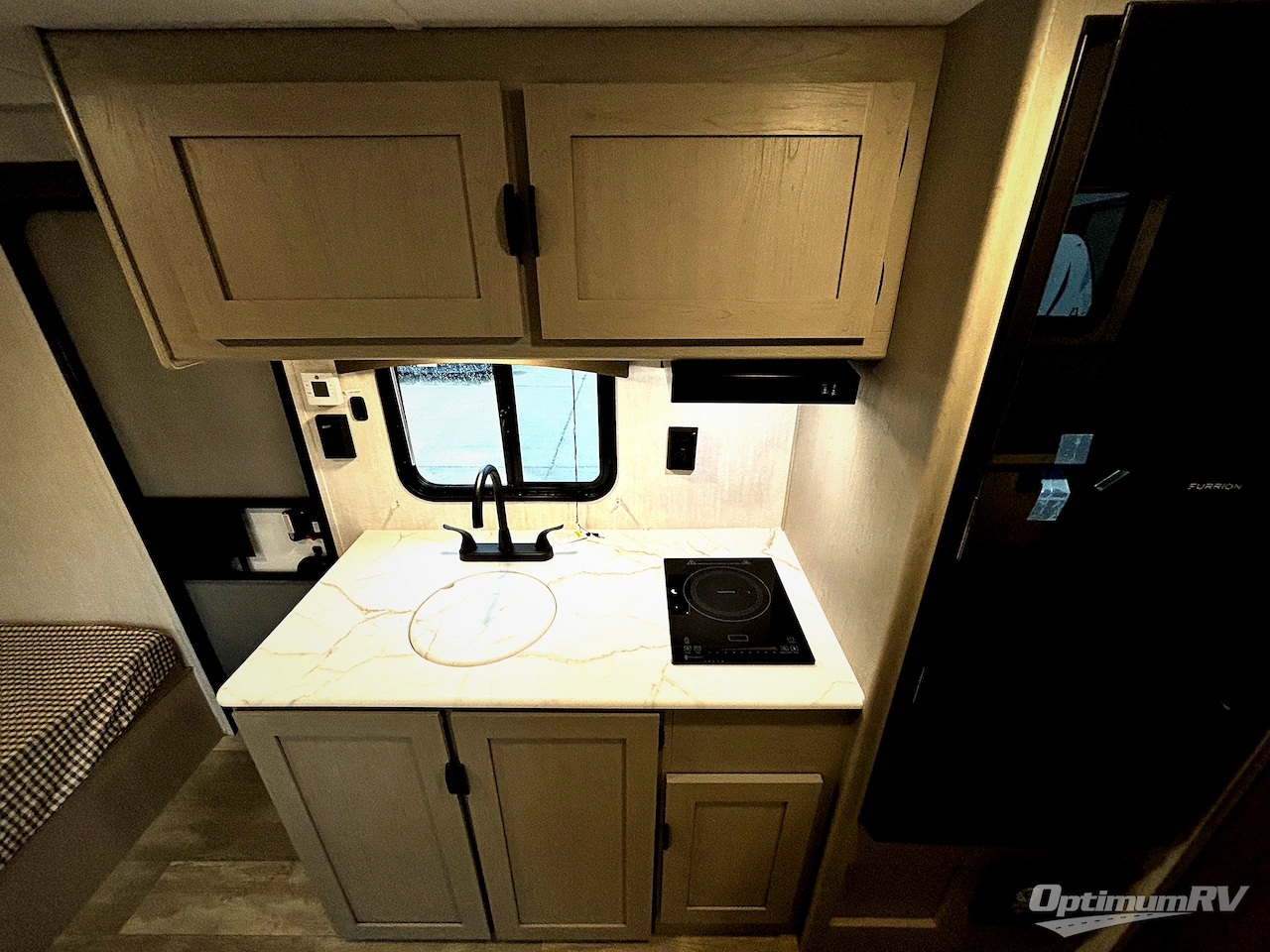 2025 Coachmen Clipper Cadet 17CFQ Photo 6
