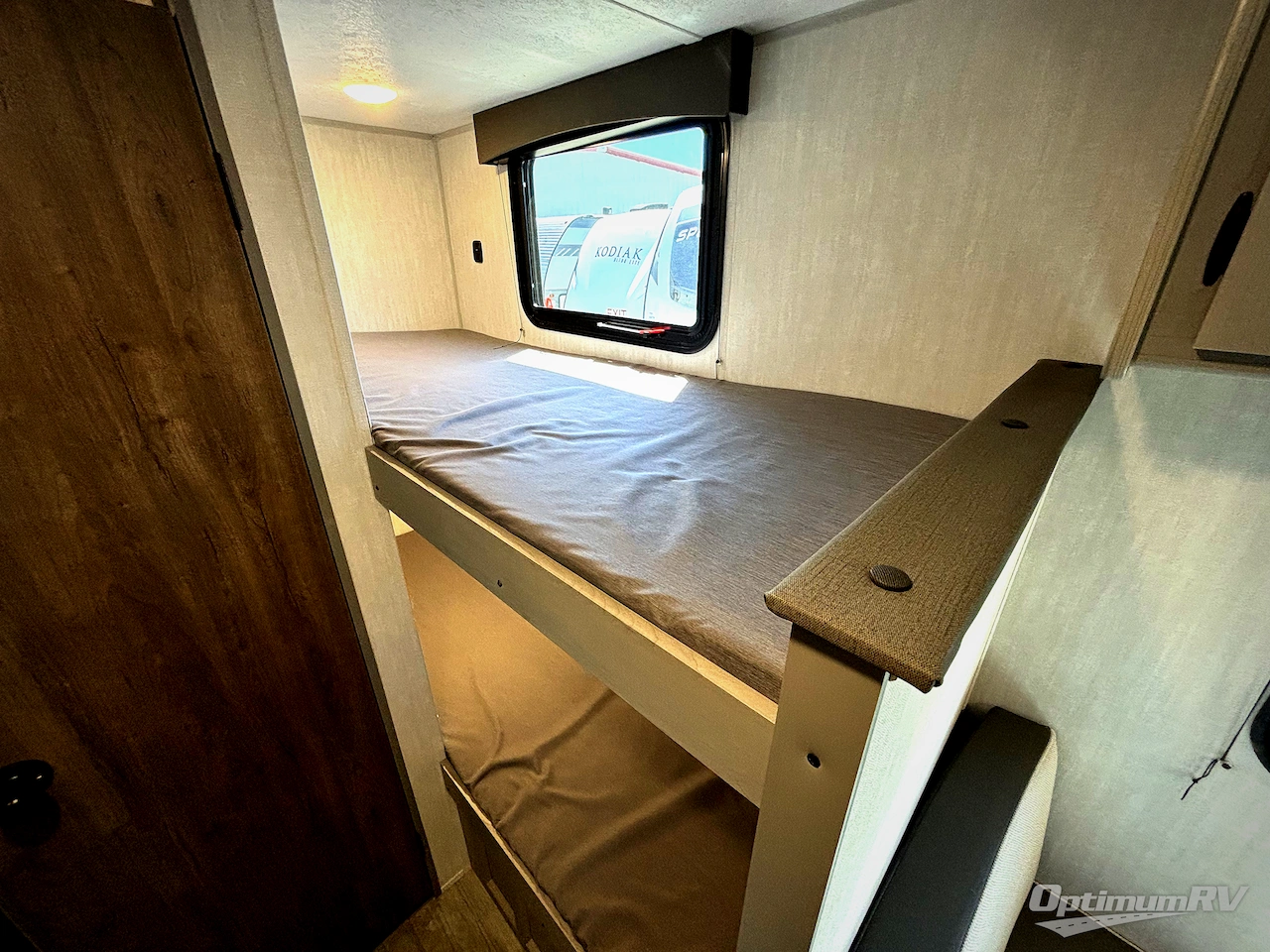 2025 Coachmen Clipper Cadet 17CFQ Photo 10