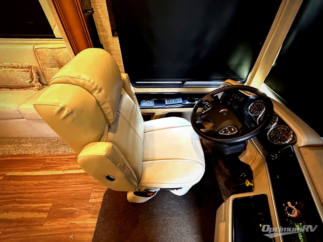 2017 Newmar Ventana LE 3724 Photo 6