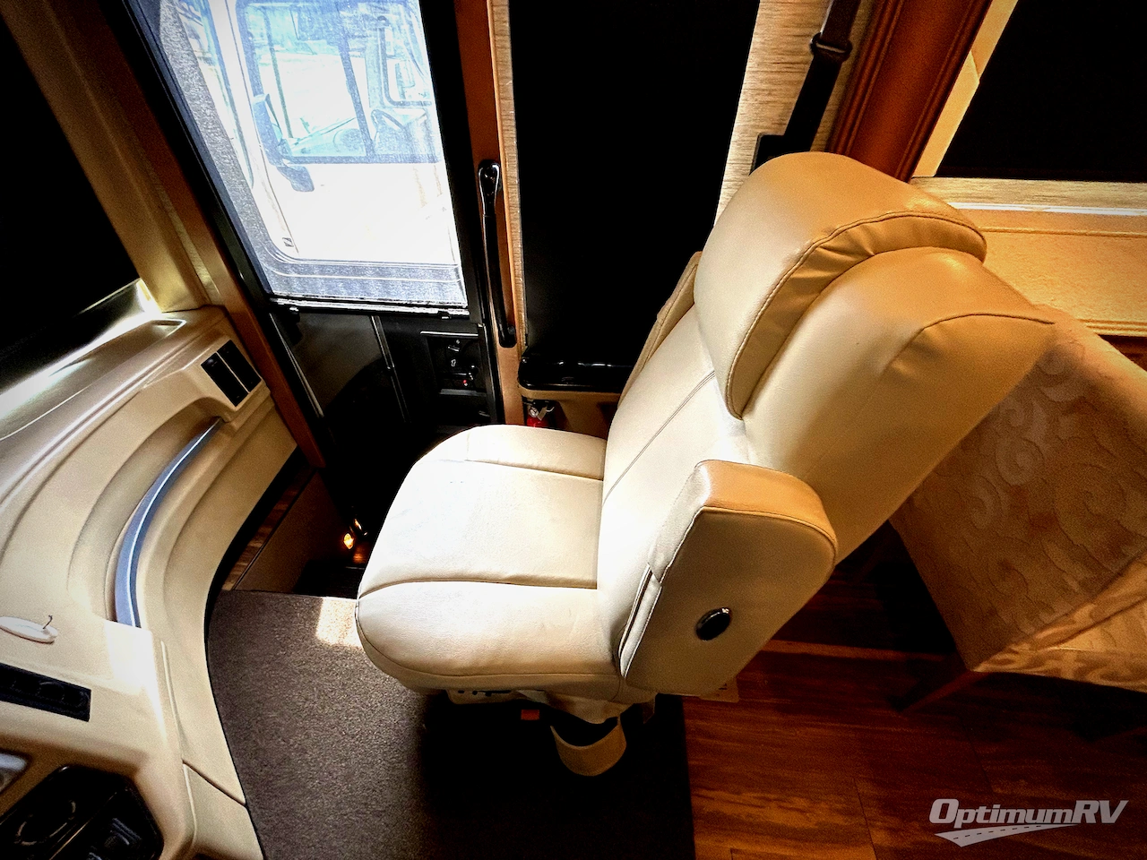 2017 Newmar Ventana LE 3724 Photo 8