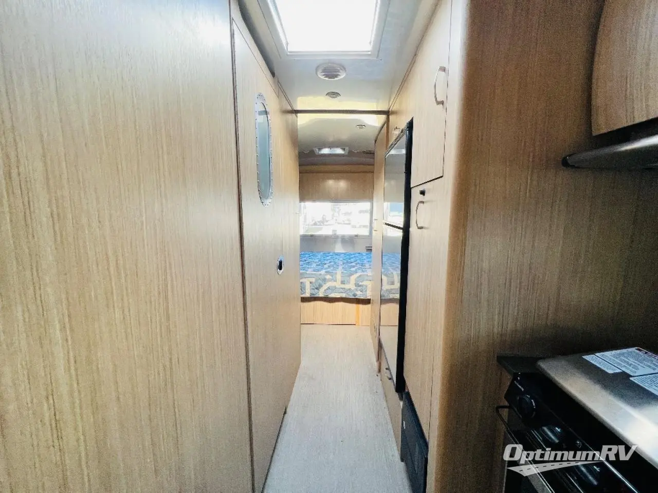 2019 Airstream Flying Cloud 26RB Photo 13