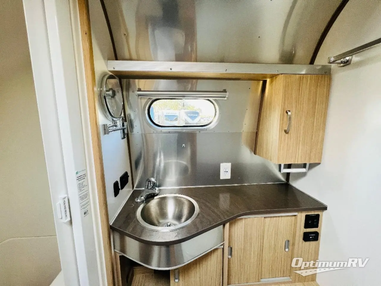 2019 Airstream Flying Cloud 26RB Photo 18