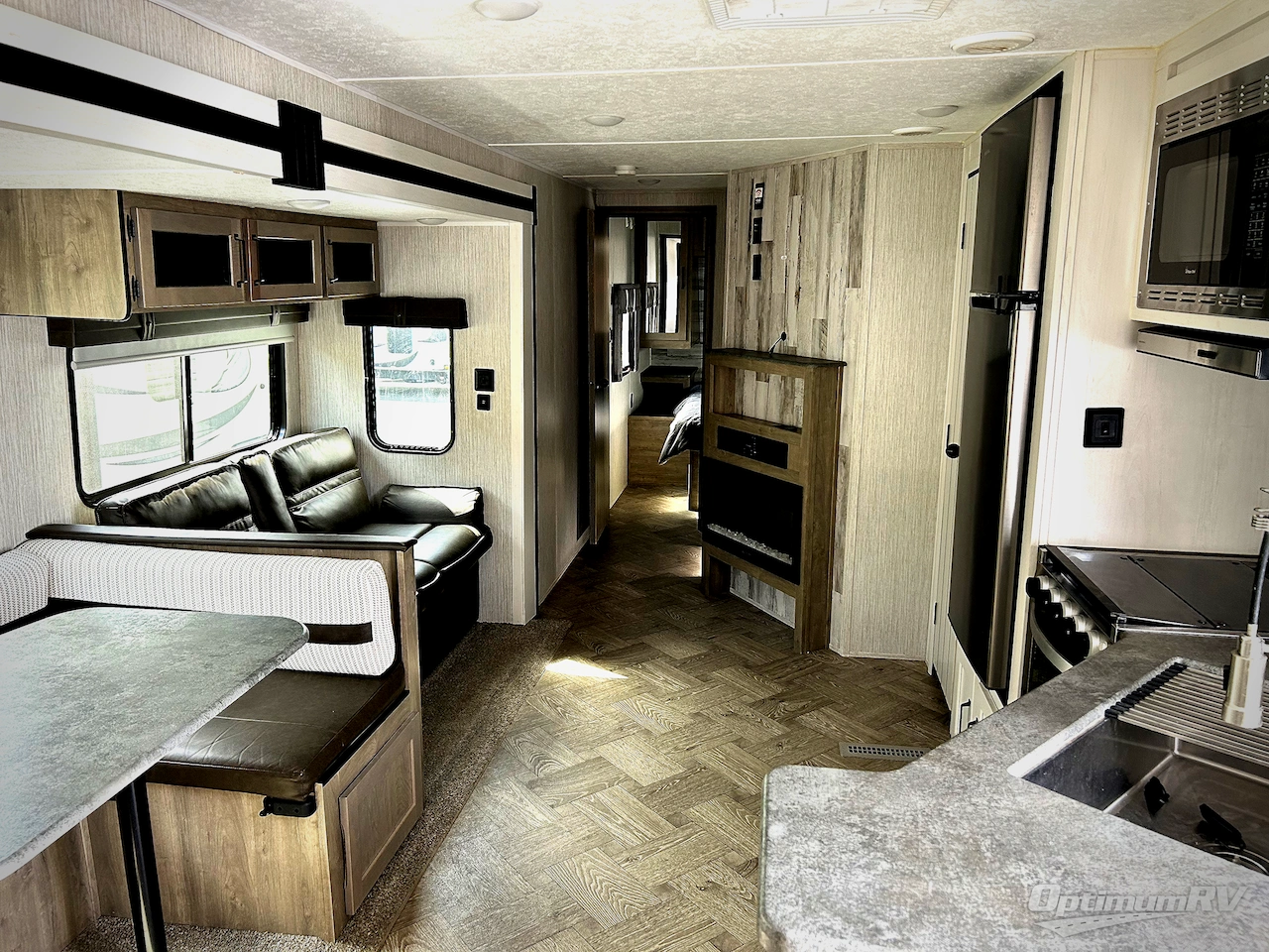 2022 Palomino Puma 28BHSS Photo 4