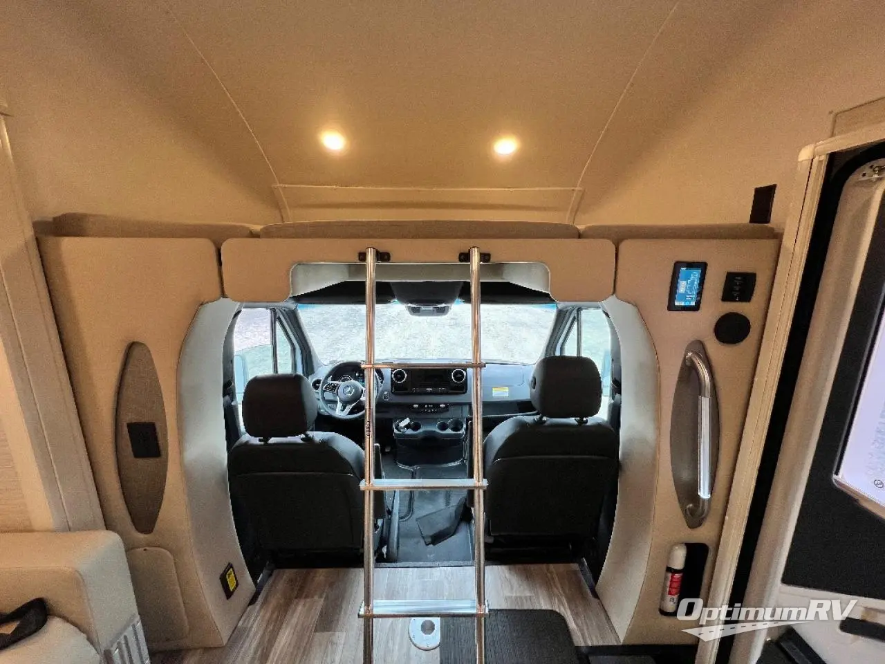 2022 Tiffin Wayfarer 25 RW Photo 4