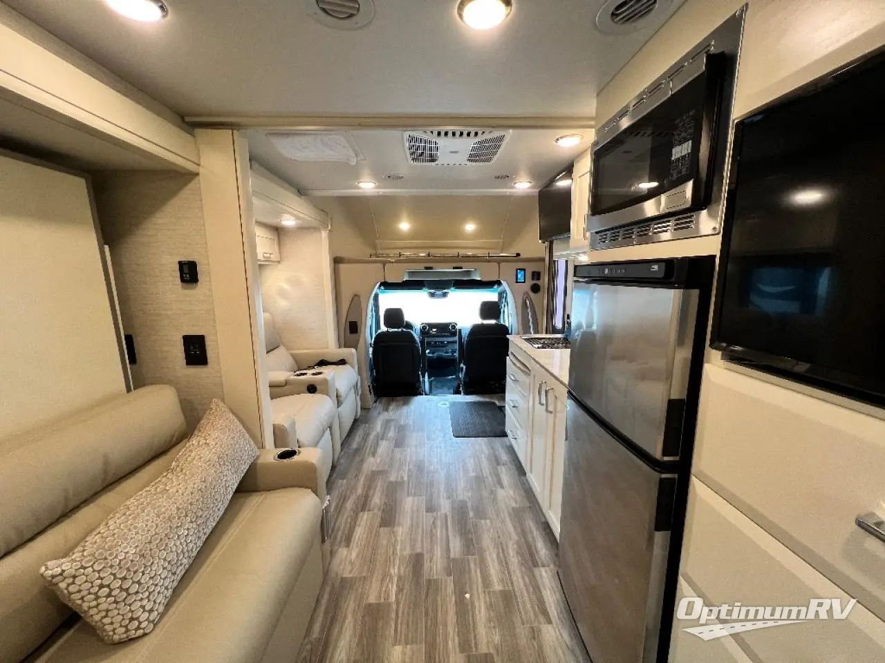 2022 Tiffin Wayfarer 25 RW Photo 7