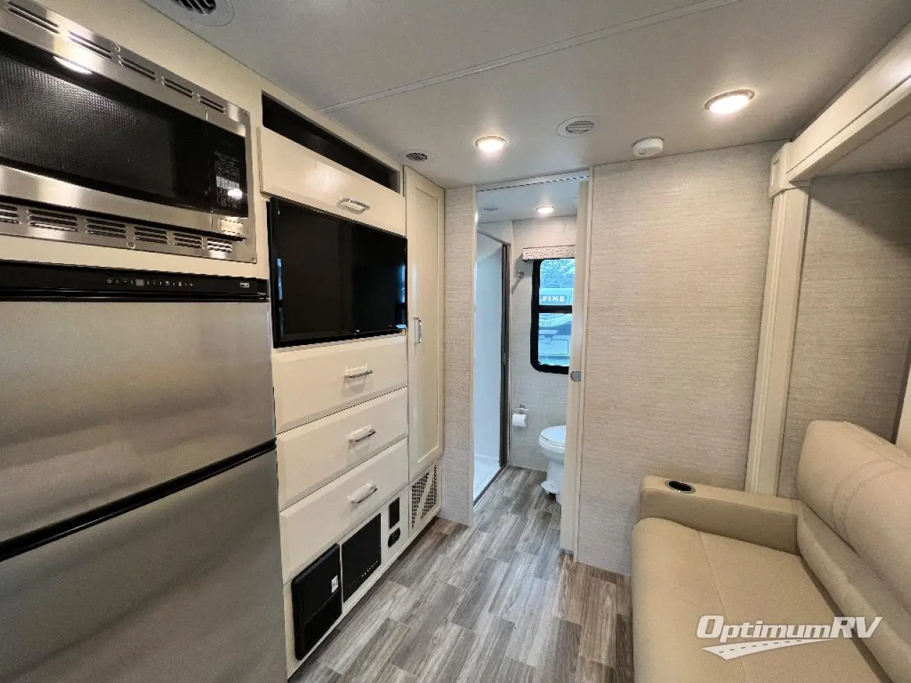 2022 Tiffin Wayfarer 25 RW Photo 11