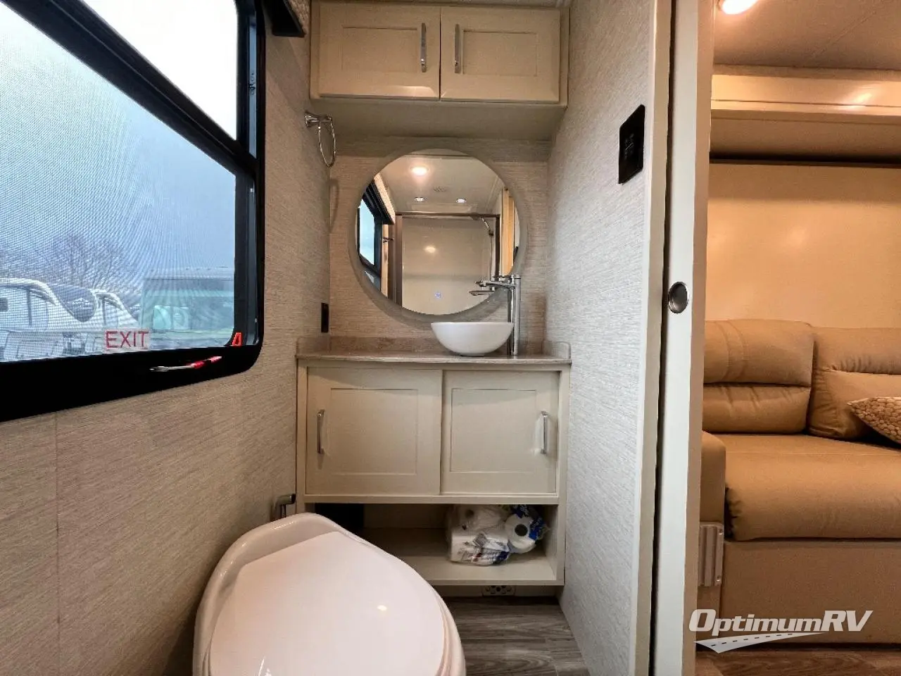 2022 Tiffin Wayfarer 25 RW Photo 16