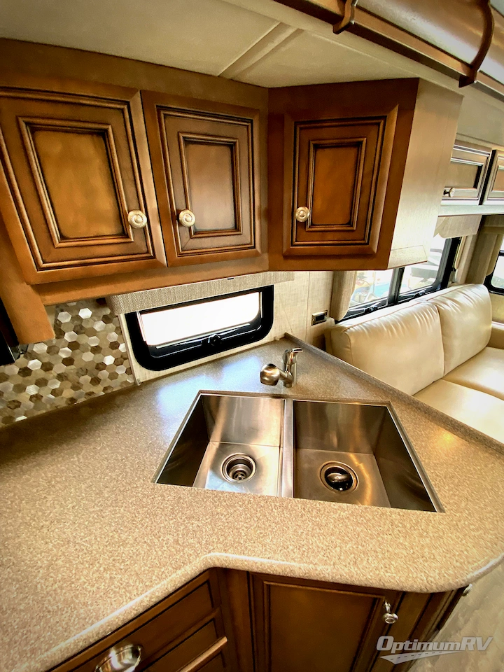 2020 Newmar Bay Star Sport 3014 Photo 13