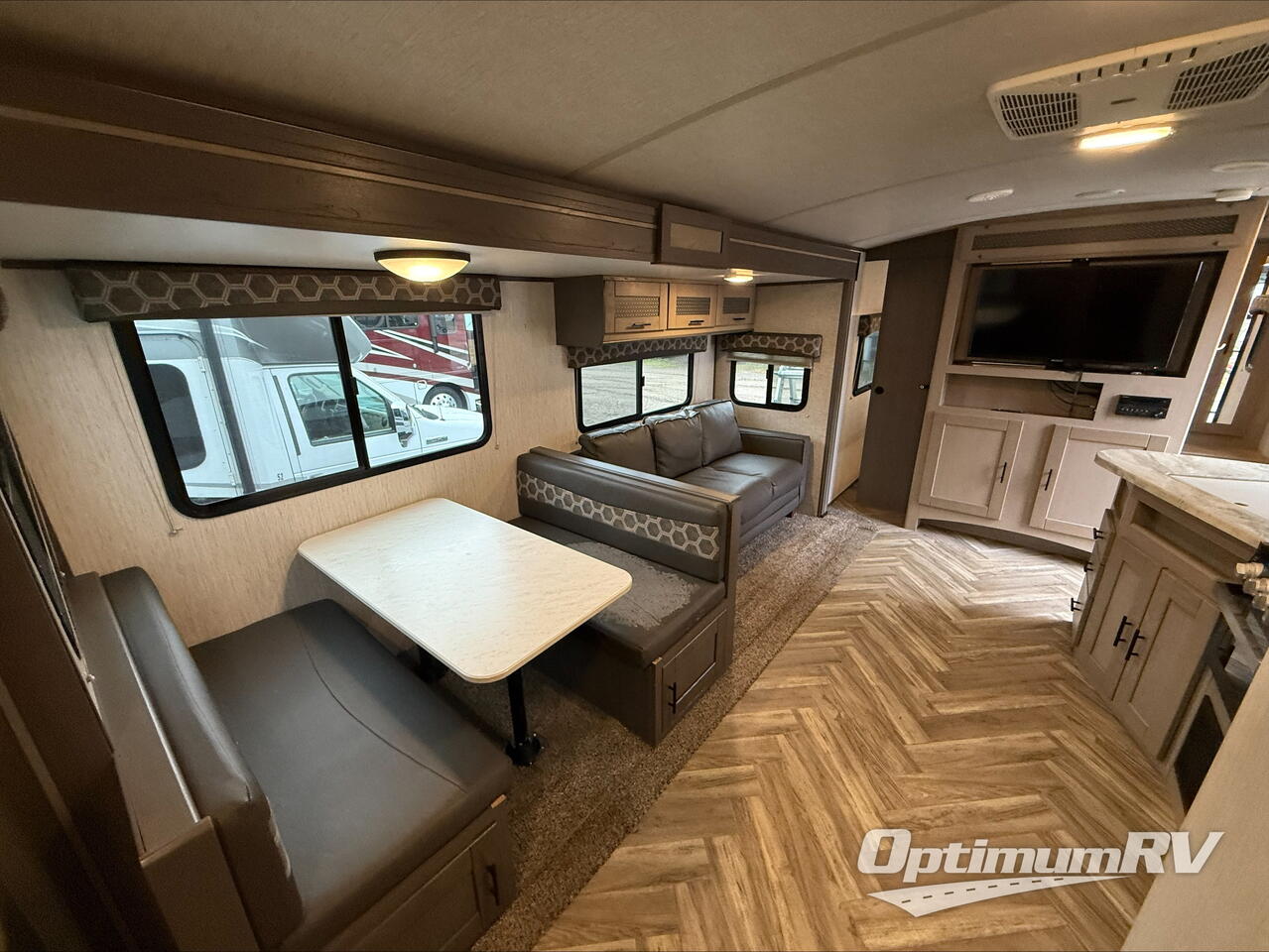2021 Cruiser Shadow Cruiser 280QBS Photo 5