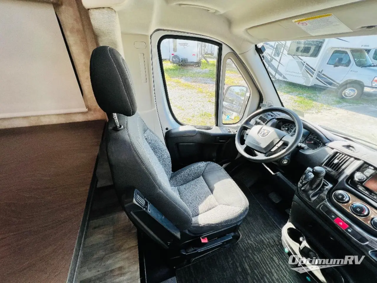 2018 Winnebago Trend 23L Photo 4