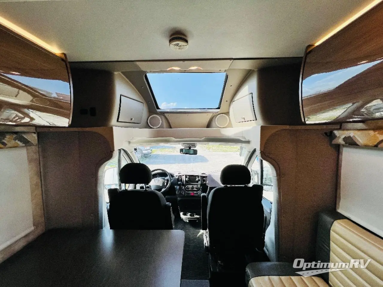 2018 Winnebago Trend 23L Photo 7