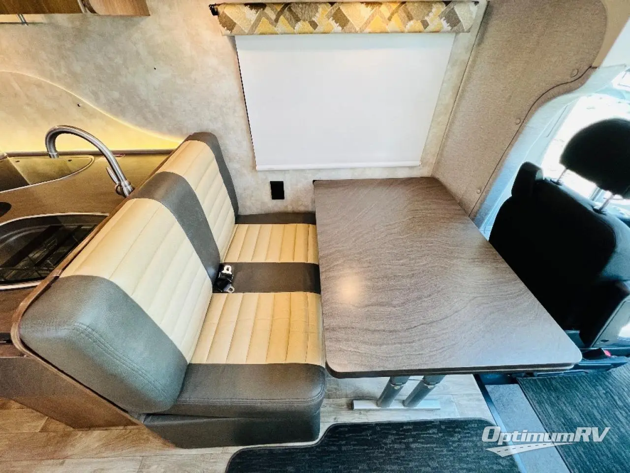 2018 Winnebago Trend 23L Photo 10