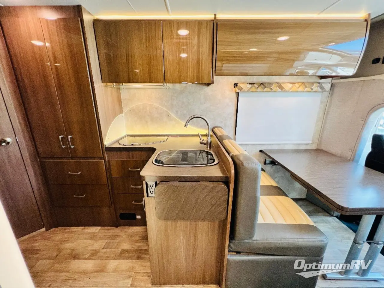 2018 Winnebago Trend 23L Photo 14