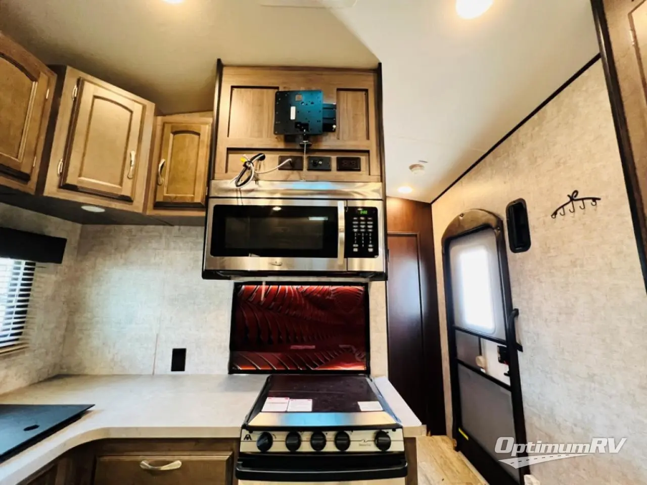 2016 Winnebago Towables Spyder 28SC Photo 13