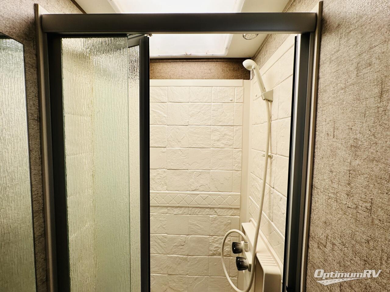 2017 Coachmen Prism 2200 LE Photo 11