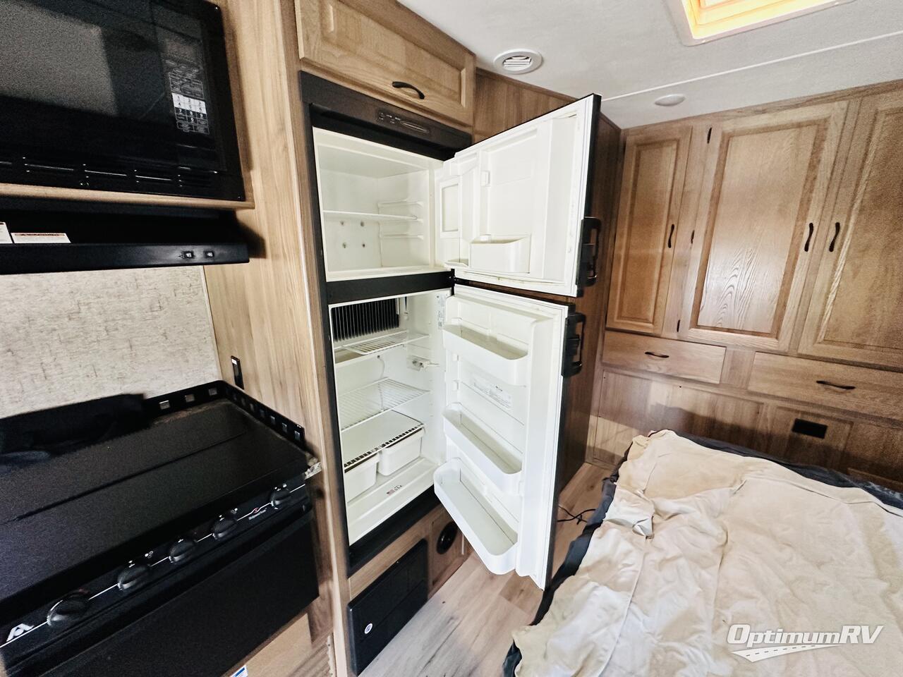 2017 Coachmen Prism 2200 LE Photo 13