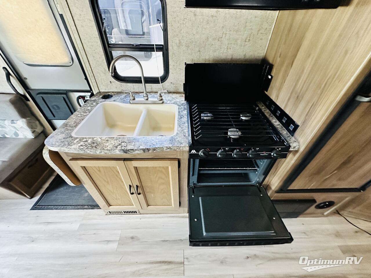 2017 Coachmen Prism 2200 LE Photo 14