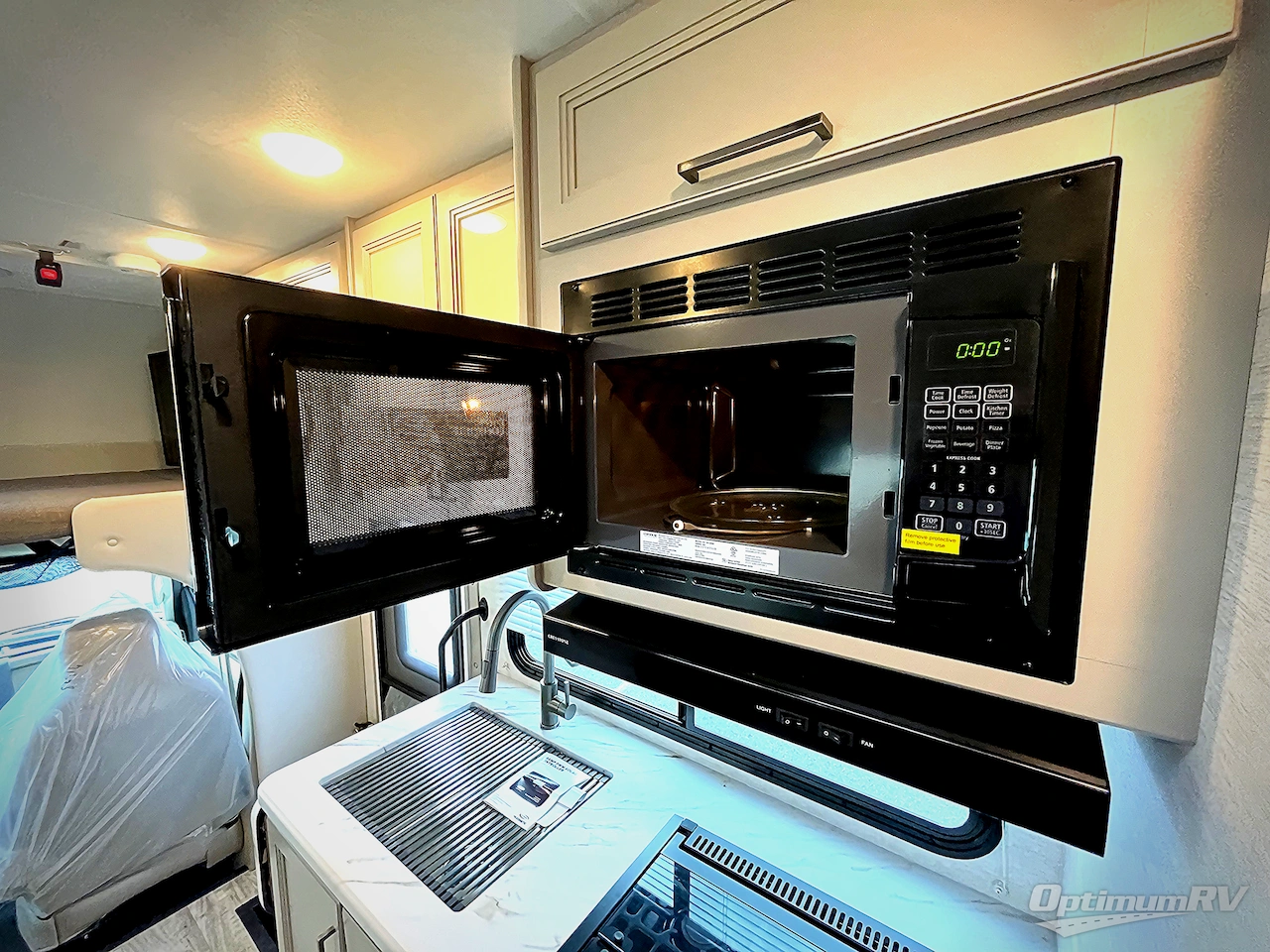 2024 Thor Chateau 25V Photo 16