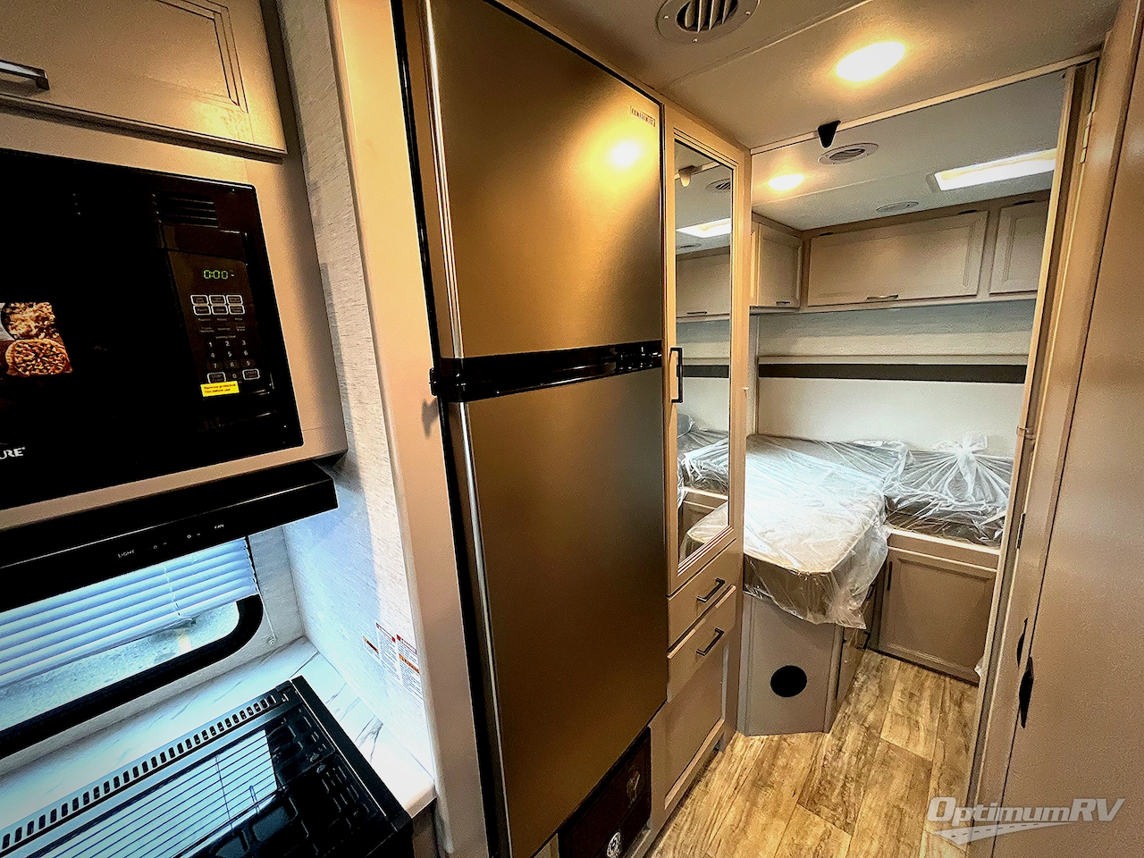 2024 Thor Chateau 25V Photo 19
