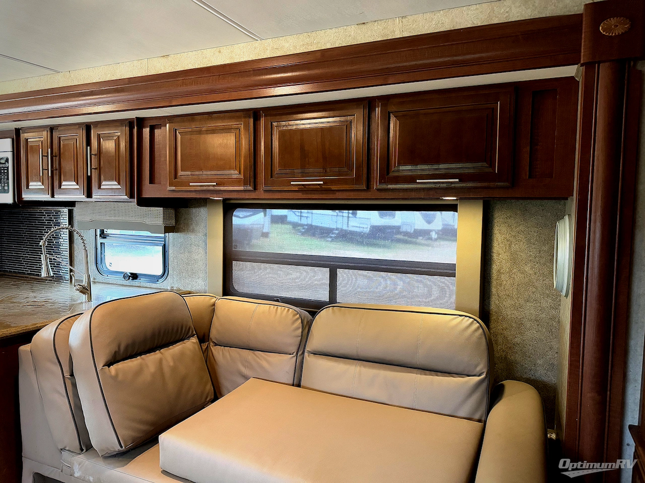2016 Forest River Georgetown XL 377TS Photo 9