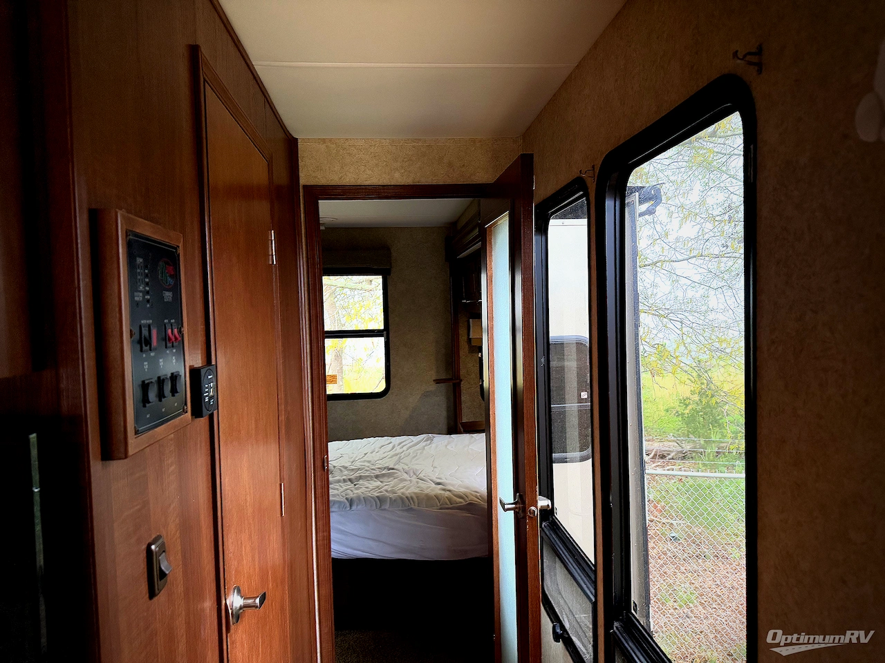 2016 Forest River Georgetown XL 377TS Photo 11