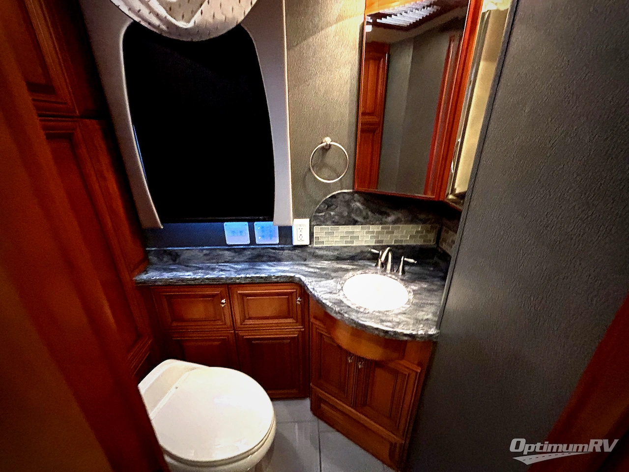 2013 Newmar Essex 4542 Photo 14