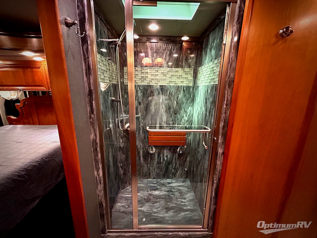 2013 Newmar Essex 4542 Photo 18