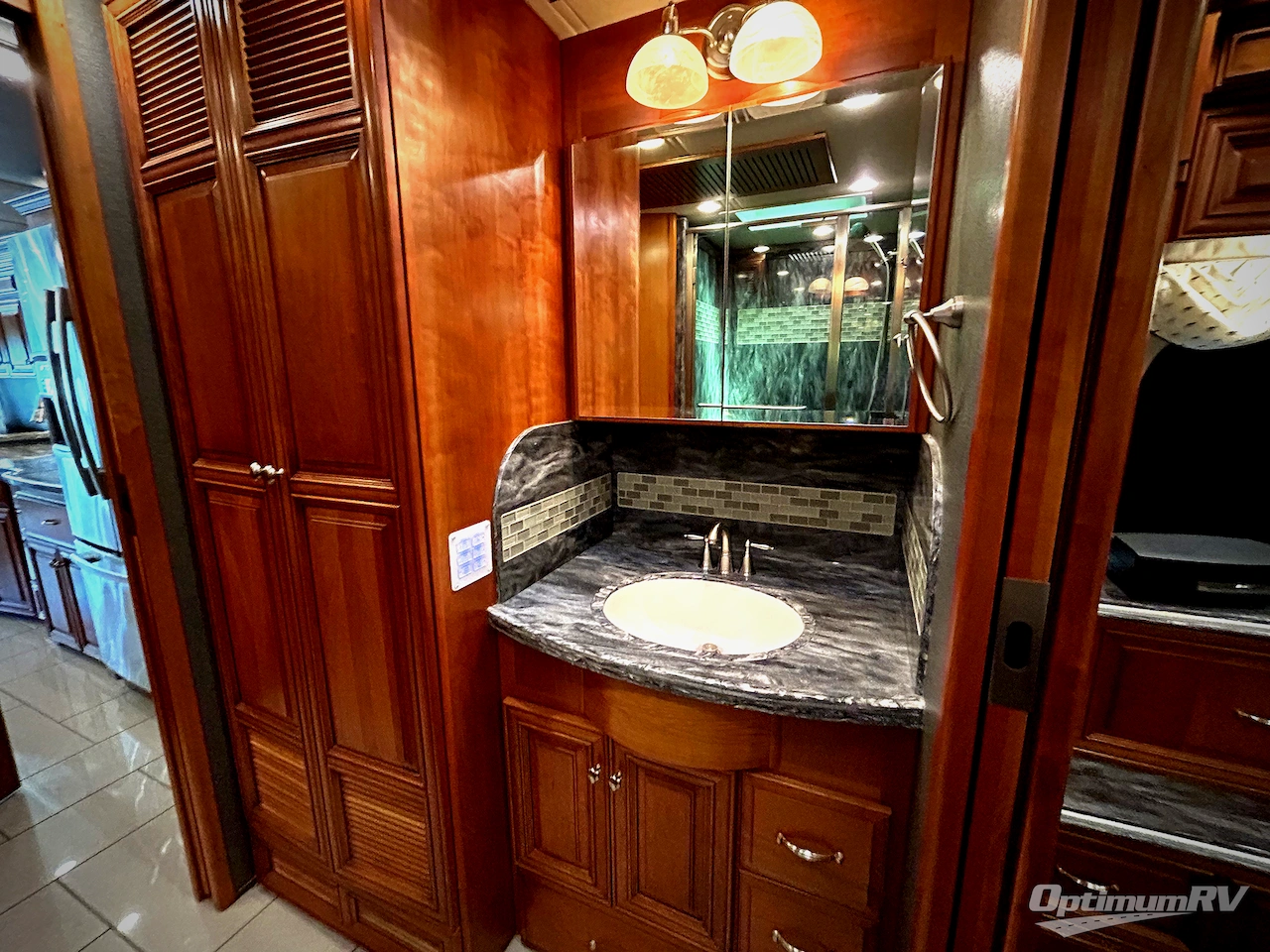 2013 Newmar Essex 4542 Photo 17