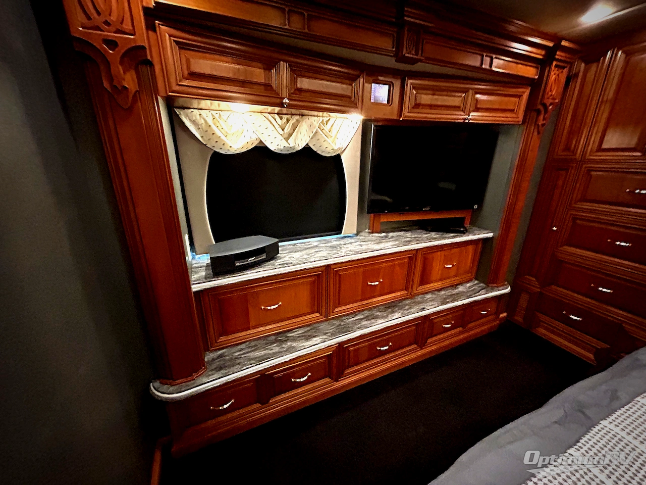 2013 Newmar Essex 4542 Photo 21