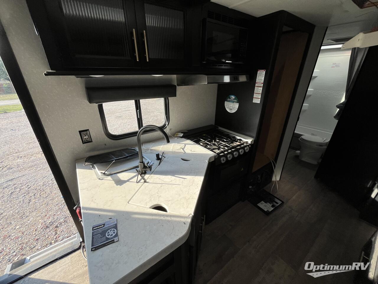 2022 Forest River Cherokee Grey Wolf 23DBH Photo 7