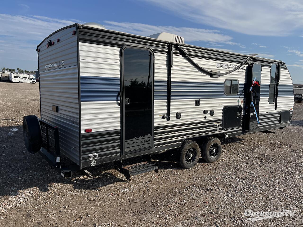2022 Forest River Cherokee Grey Wolf 23DBH Photo 3