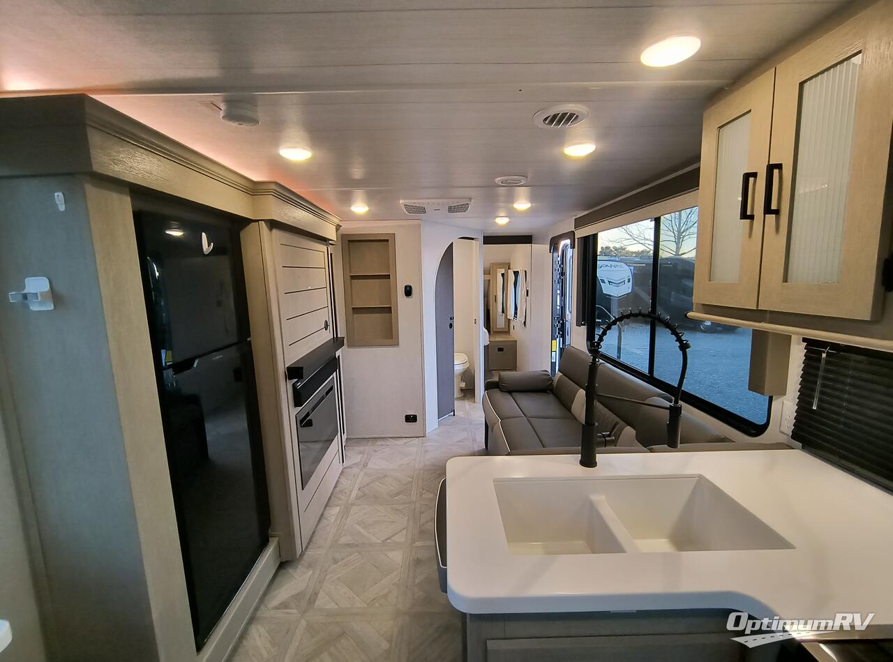 2024 Forest River Wildwood X-Lite 24VIEW Photo 5