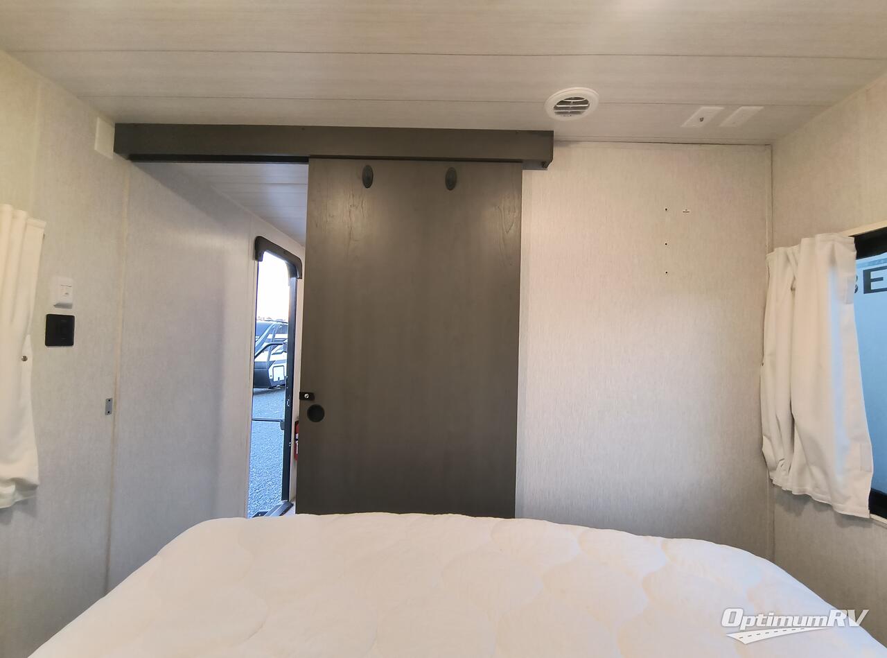 2024 Forest River Wildwood X-Lite 24VIEW Photo 14